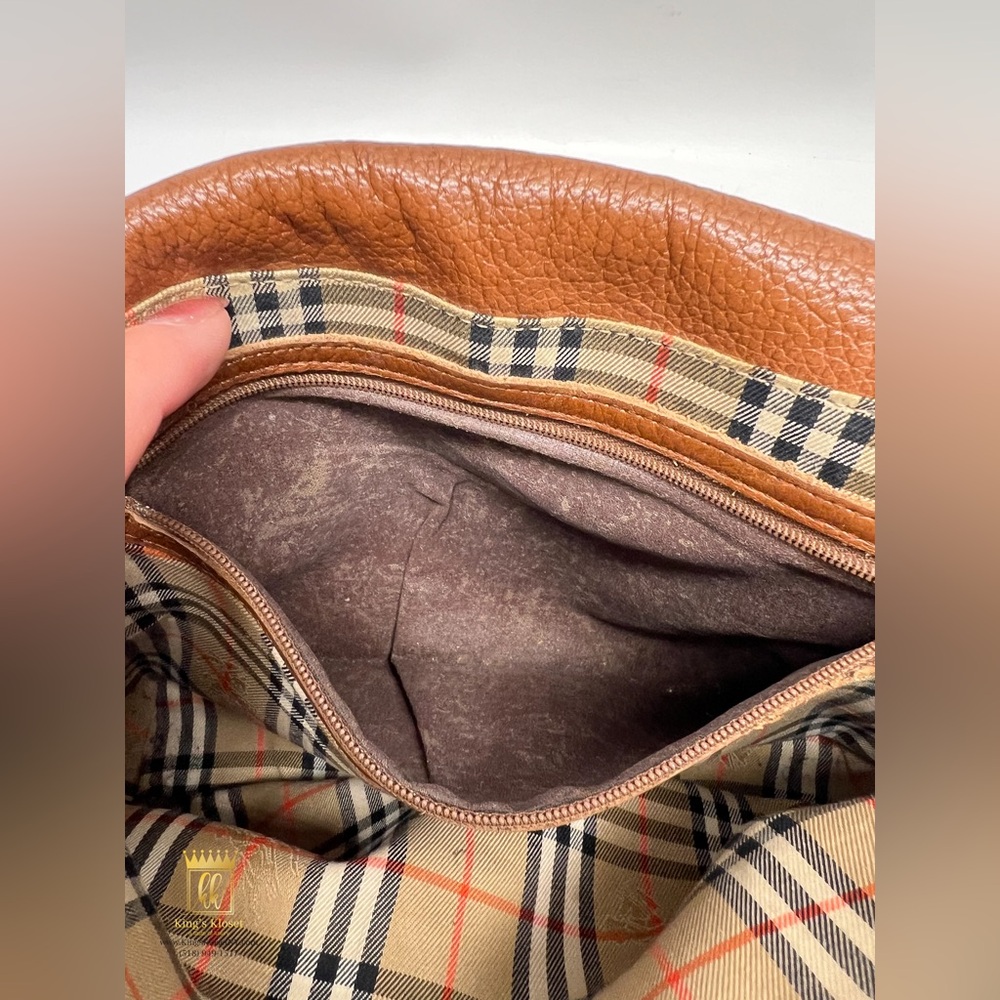 Burberry pebbled Crossbody Bag - Picture 12 of 16